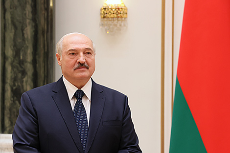 Lukashenko describes pandemic as political and economic warfare