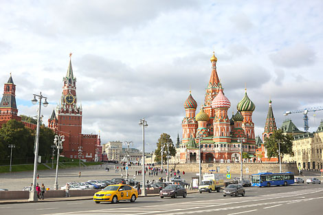 Lukashenko congratulates Putin on Russia Day