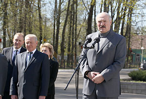 Lukashenko: West and Russia should calm down for stabilization in Ukraine