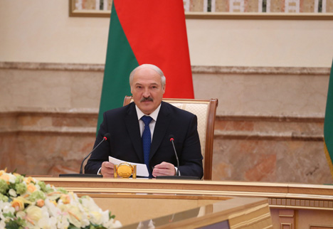 Lukashenko: Belarus will not choose between East and West