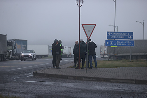 ‘Ordinary people support Lukashenko’: Lithuanian activist on situation at Belarus’ border