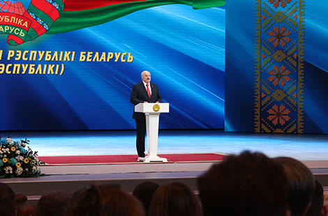 Lukashenko describes Belarusians as proud, independent, hardworking people