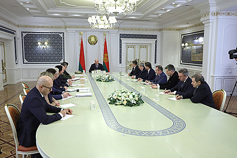 Lukashenko explains reasons behind five-year plan of quality and Year of Improvement