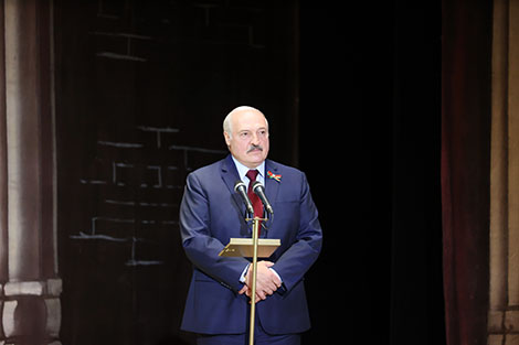 Lukashenko calls on artistic intelligentsia to join forces to save Belarus