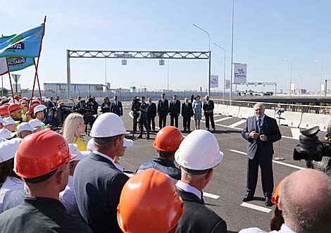 Lukashenko: Belarusians should do everything themselves, learn new skills