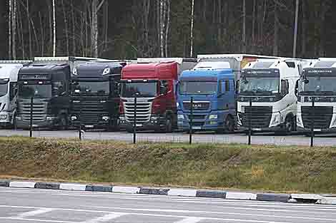 Lukashenko on Lithuanian trucks in Belarus: People see who is right and who is wrong