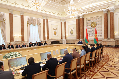 Lukashenko wants ‘heavy footprint’ of Polish rule in Belarusian lands brought to light