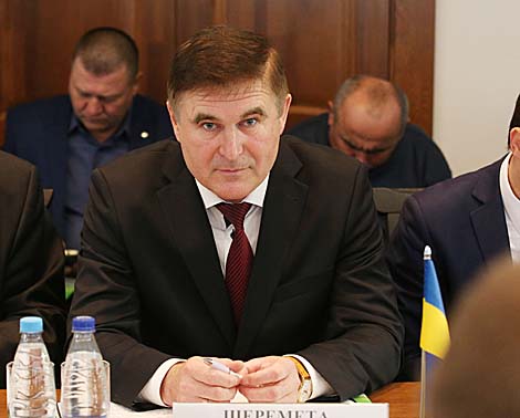 Ukraine in favor smooth movement of farm goods with Belarus