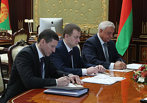 Prices, possible investments in telecommunications in focus of Belarusian government conference