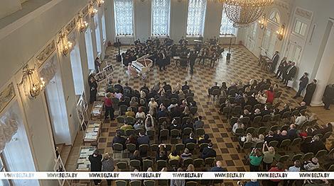 Как Пахмутова и Добронравов писали песни о Беларуси. Композитор передала семейный архив главной библиотеке РФ
