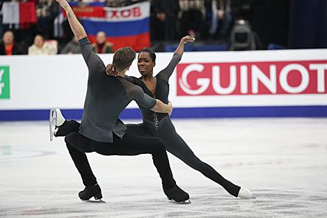 Французская спортивная пара завоевала золотую медаль в парном катании на ЧЕ в Минске