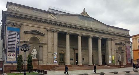 Выставка работ Ян Минъи в НХМ знакомит с образами китайской природы