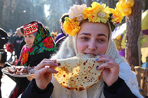 Масленица со вкусом гродненских угощений. Всю неделю гостей будут завлекать местными 