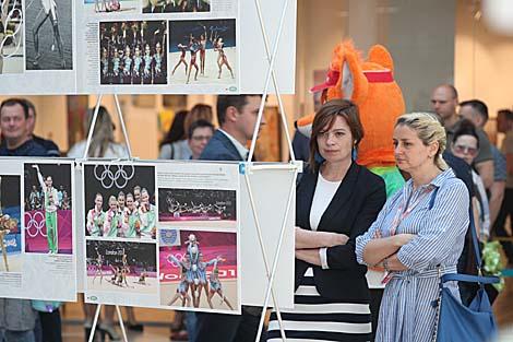 Яркие моменты олимпийской истории представлены на совместной фотовыставке БЕЛТА и НОК