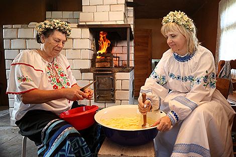 Дом банкухи в Порозово, абваранки в Крево. Как в регионах возрождают кулинарные традиции