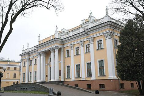 Гомельский дворцово-парковый ансамбль презентует археологические находки