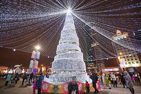 Минск возглавляет рейтинг самых популярных городов СНГ для новогодних путешествий россиян
