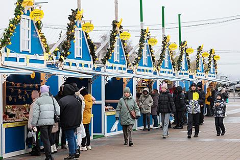От ледового катка до подарков ручной работы. Чем удивит рождественская ярмарка в Витебске