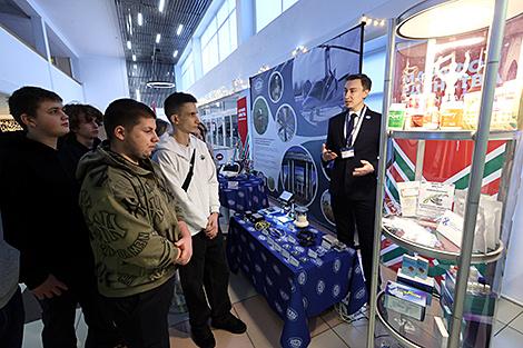 Покоряя космос и Антарктиду. На 