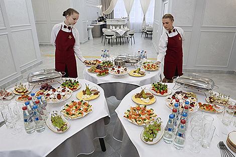 Сколько стоит новогодний банкет в санаториях Беларуси