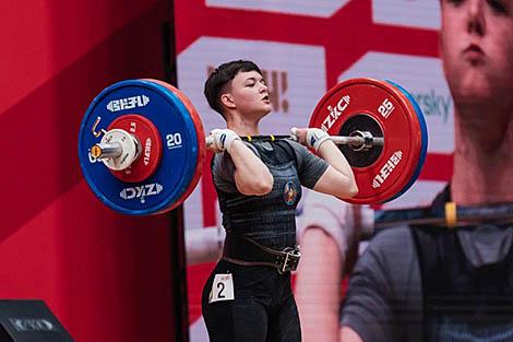 Штангистка Мойсеевич завоевала бронзу в рывке на чемпионате Европы