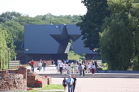 Топ достопримечательностей, речной круиз и новый маршрут. Что манит туристов в Брестскую область