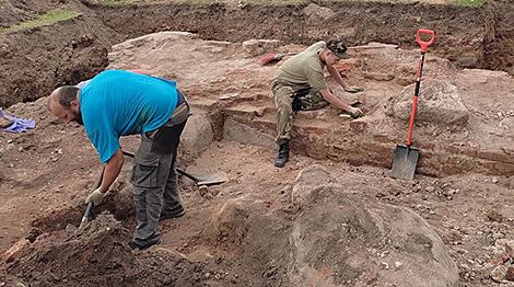 Археологи нашли в Будславе каменный фундамент костела первой половины XVII века