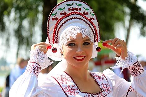 Этно-вечеринка, забег улиток, ягодная свадьба. В Глубоком пройдет 13-й 