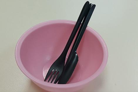 Некоторые виды одноразовой пластиковой посуды будут запрещены в общепите с 2021 года