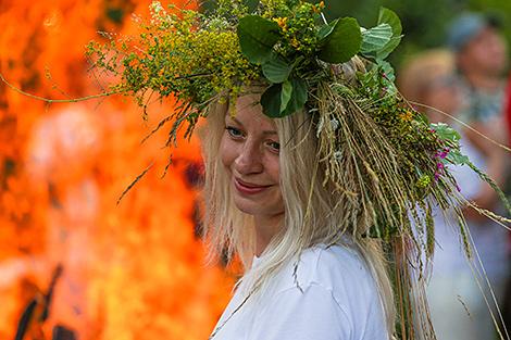 Мастер-классы, хороводы и поиски цветка счастья. Купальский вечер проведут в Беловежской пуще