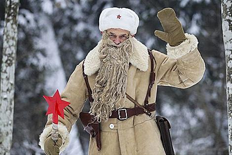 Партизанский Дед Мороз 6 декабря на всю зиму вернется в мемориальный комплекс 