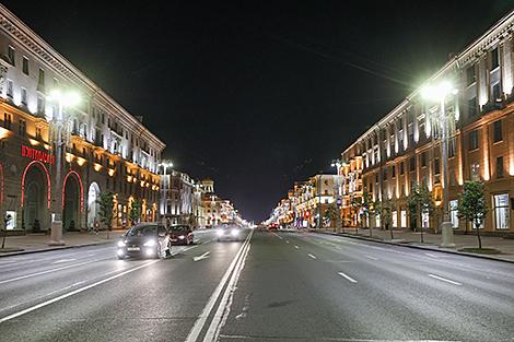 Световой фонтан, чемпионские кубки и цветочные арки. Где засияет иллюминация в Минске в этом году