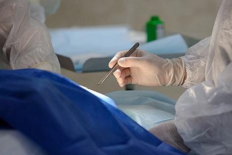 Уникальную операцию по исправлению патологии грудной клетки провели в Гомеле 11-летней девочке