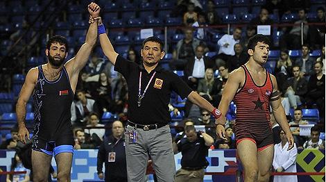 Восемь наград завоевали белорусские борцы на международном турнире на призы Александра Медведя