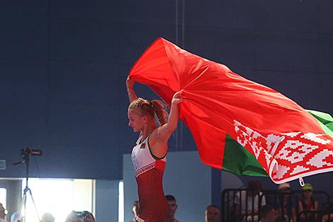 Белоруски Арина Мартынова и Алеся Гетманова вышли в финалы молодежного чемпионата мира по борьбе