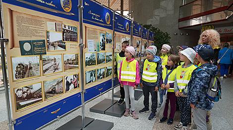 Фотовыставка к 160-летию БЖД открылась на крупнейших вокзалах магистрали