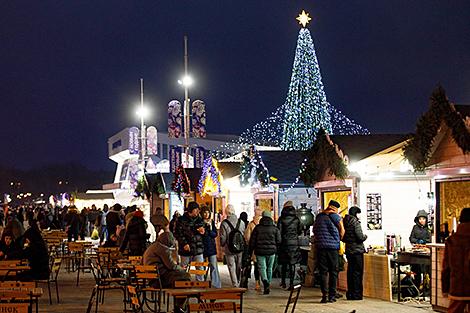 Рождественская ярмарка у Дворца спорта в Минске откроется 20 декабря