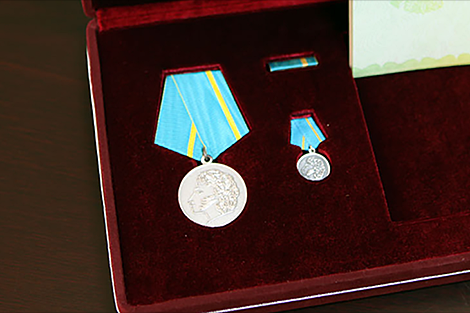 Путин вручил игуменье из Гродно медаль Пушкина