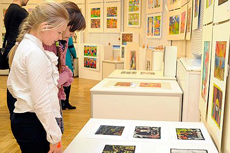 Арт-объекты из игрушек, путеводитель по Минску и стикеры для Telegram - в НЦСИ открылась детская биеннале