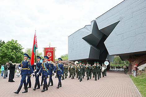 Куда чаще всего едут туристы 9 Мая? Брестская крепость, Хатынь и 