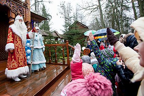 Анимация и сказка в лесу. Какие новогодние программы предложат в нацпарках и туробъектах Беларуси