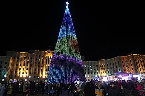 Огни на главной елке Могилевской области зажгут на молодежном шоу 15 декабря