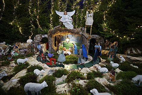 Уникальную механическую батлейку собрали в преддверии Рождества в Францисканском костеле в Гродно