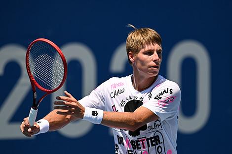 Илья Ивашко вышел во второй раунд теннисного турнира в Нур-Султане
