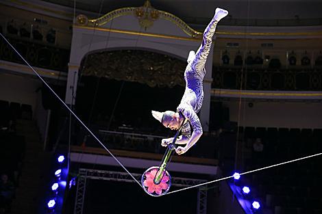 Около ста артистов из 18 стран участвуют в Минском фестивале циркового искусства