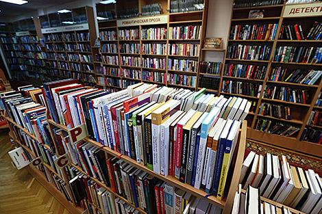 Какие книги оказались самыми популярными у белорусов, рассказали в Нацбиблиотеке