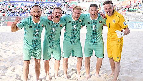 Сборная Беларуси по пляжному футболу победила колумбийцев на чемпионате мира