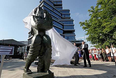 Статуя известного скульптора Осипа Цадкина появилась в Минске