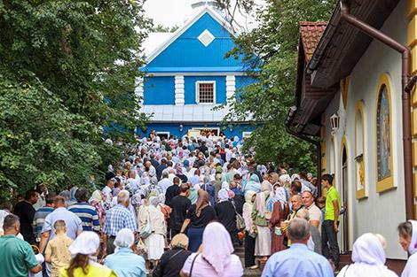 С верой, надеждой, благодарностью. Почему едут в 300-летний храм в Хмелево