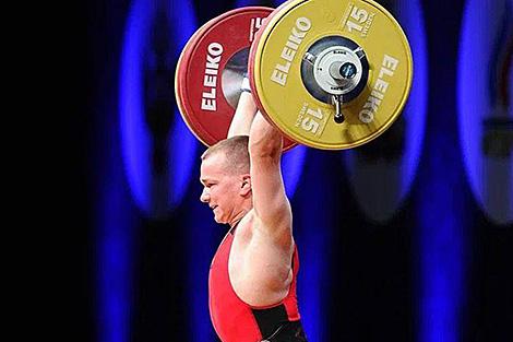 Белорусский штангист Попов завоевал серебро чемпионата Европы среди молодежи